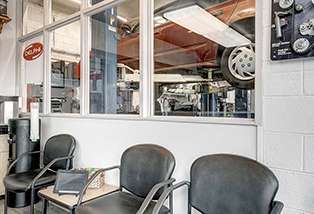 Waiting area | Eagle Automotive